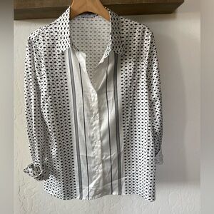 Anna Kay|Satin button down Long Sleeve in Geometric black & White print•••France